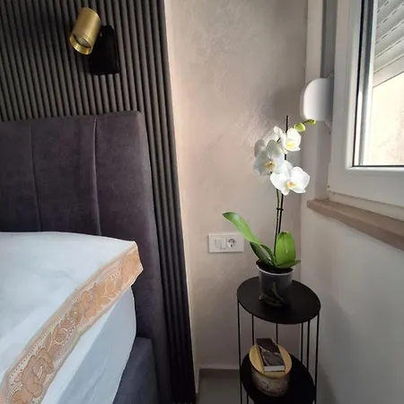 Riverside Apartment *